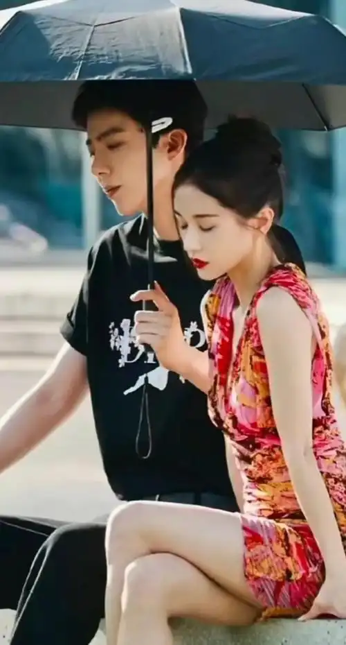 半杯香槟下肚就小脸通红|偶剧|王子文|李一桐|古装剧|华语音乐|实力派