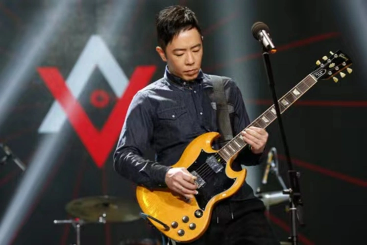 黄贯中画《披荆斩棘的哥哥》,原来摇滚生涯只是个意外?__凤凰网