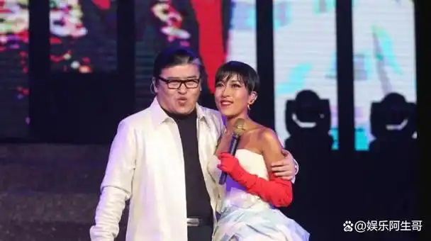 吉克隽逸:卖惨炫富当小三,立了10年的"淳朴"人设,最终崩塌了