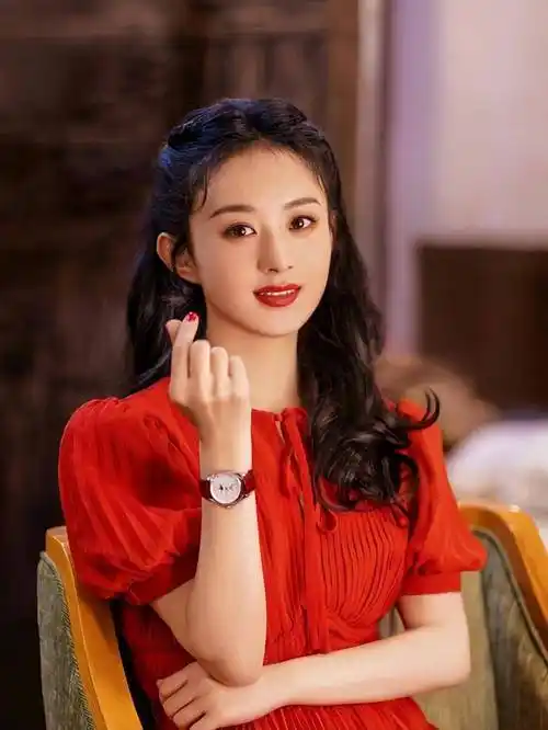 从"赵氏孤儿"到"赵满楼",从迪奥到浪琴,赵丽颖华丽大转身!