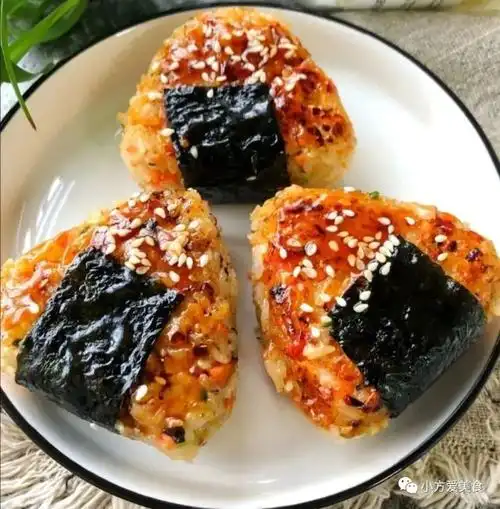 【日式烤饭团】香辣过瘾,咬一口还有芝士夹心