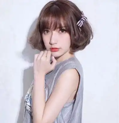 20xx年女生短发卷发发型图-今年最流行