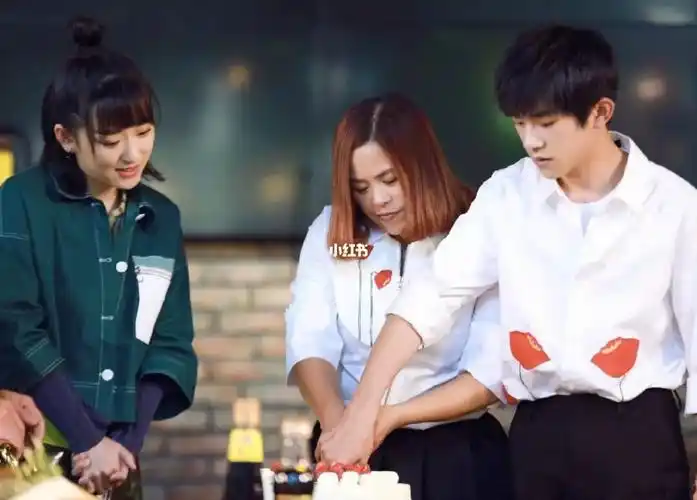 易烊千玺和妈妈