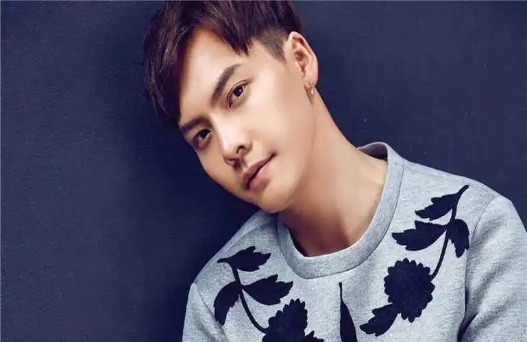 陈伟霆舒畅合照俊男靓女颜值高期待再度合作