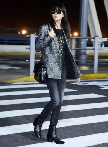 女明星时装周包包大战真精彩baby背的这只也太心机了吧