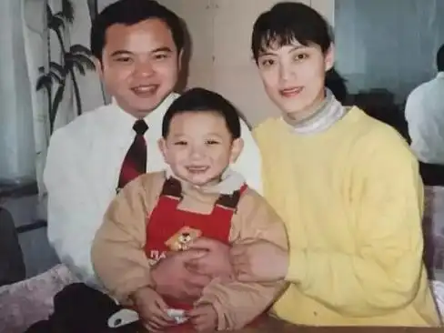 【图】鹿晗父母资料曝光 盘点当红小生的过往经历