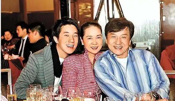 被成龙"爱过"的4位女星,个个气质迷人,来看看你认识几个?