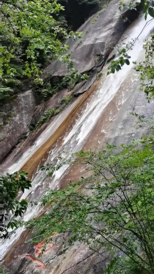 江西明月山飞瀑