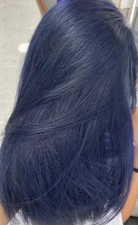 黑色中带点蓝色调的染发颜色 蓝黑色蓝黑色其实就是黑 - 抖音