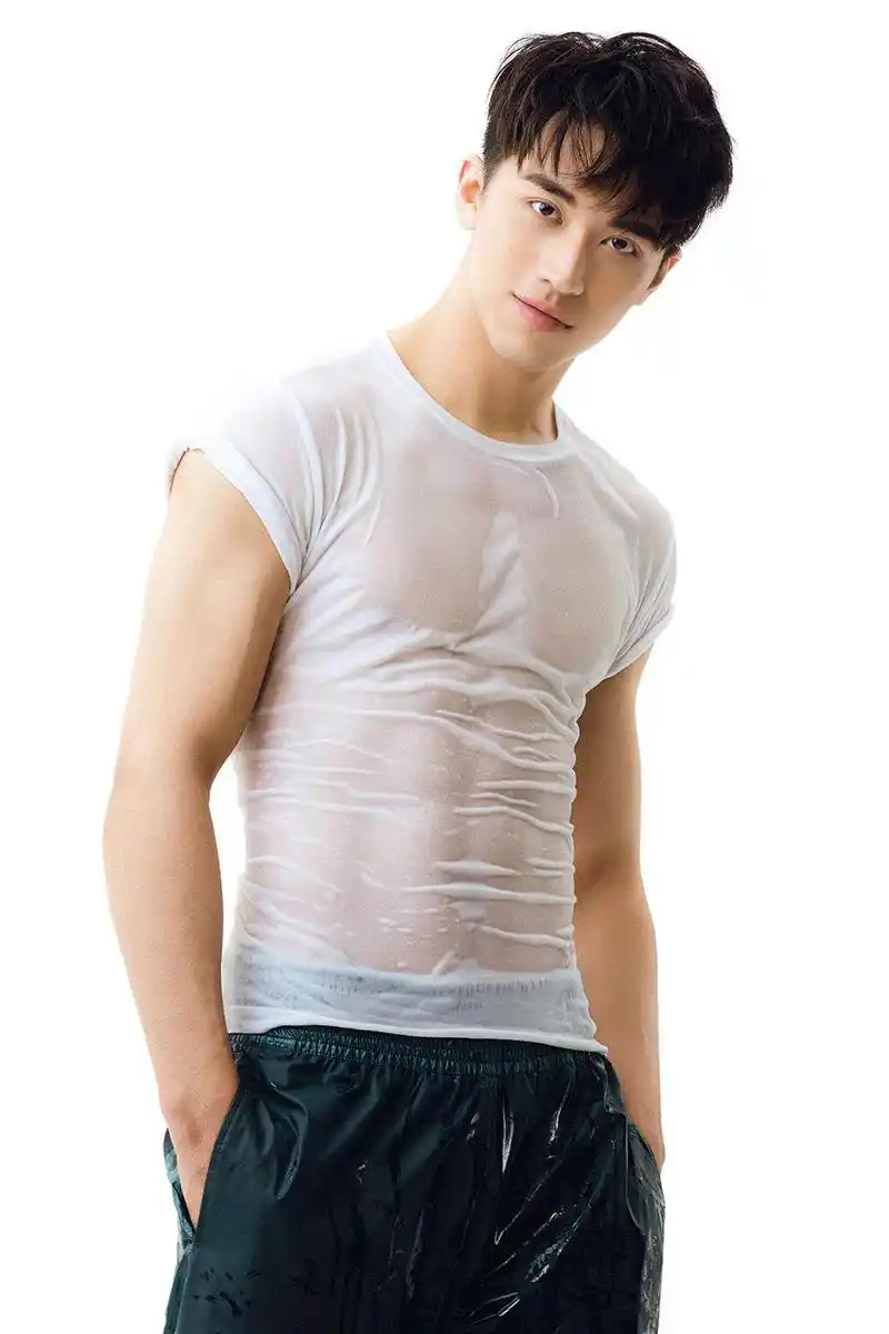 许魏洲图片:湿身撩衣秀腹肌,明星,写真,许魏洲