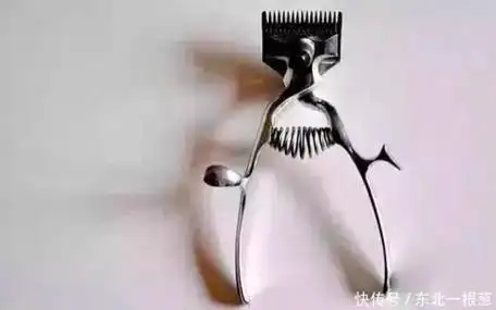 76 手推:那时候手推比电推子更加均匀,但也有弊端,如果理发师技术不