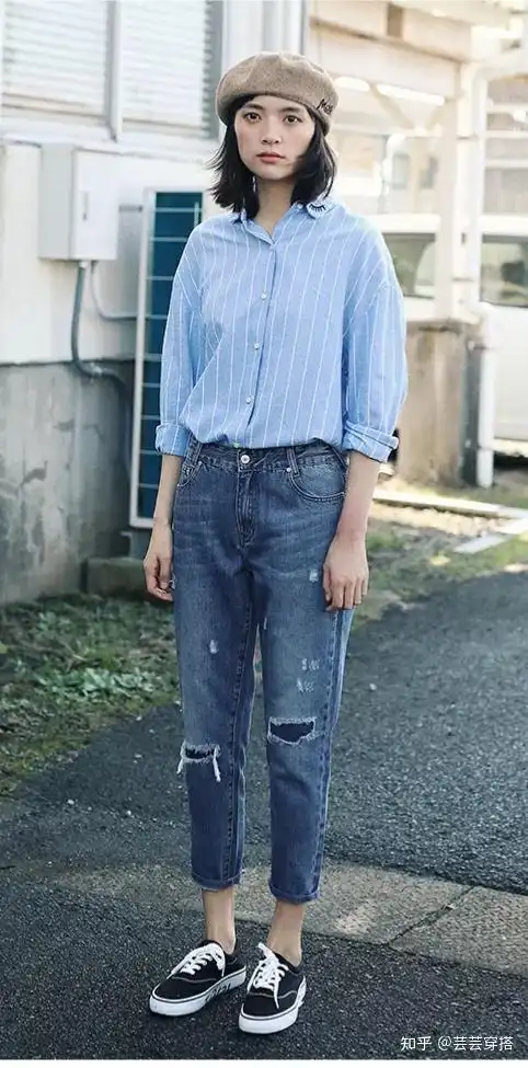 牛仔裤搭什么上衣?巧用8个技巧,这样穿更时尚