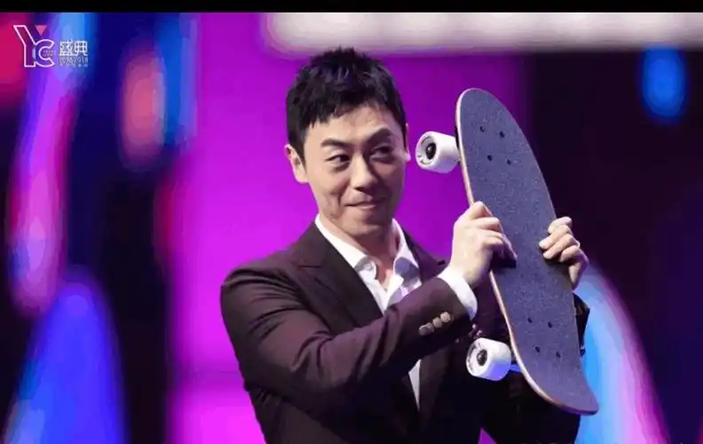 街舞选手杨文昊撞脸朱亚文,朱亚文大方称希望两人能合作