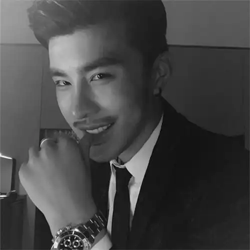 男人黑白头像男人味