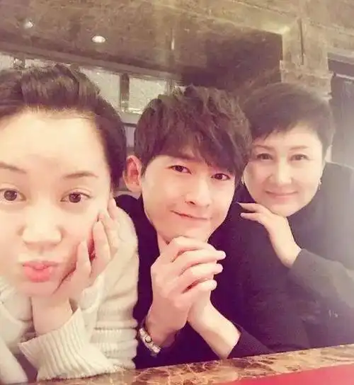 张凯丽问张翰你历任女友有人怀过孕吗张翰的回答很有内涵