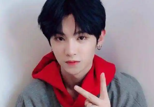 黄明昊发文澄清:他们没跟过我的私生活