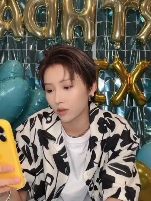 刘雨昕生日礼物好猎奇##刘雨昕洛杉矶生日直播