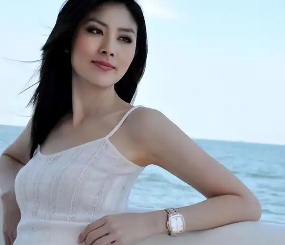 陈慧琳香港最后一位天后41岁痛失双胞胎女儿抱憾终生