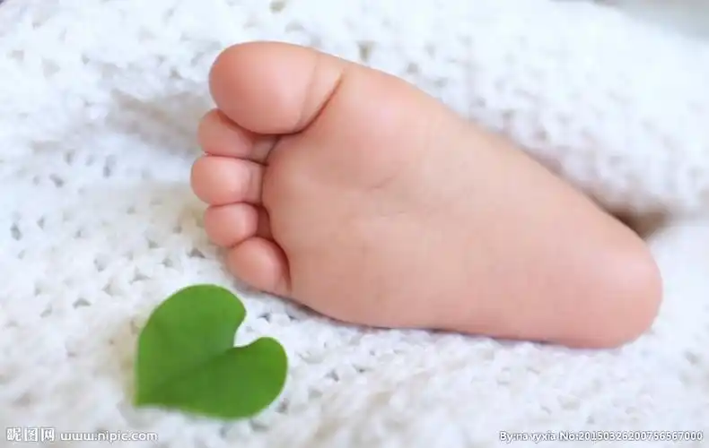 婴儿脚图片