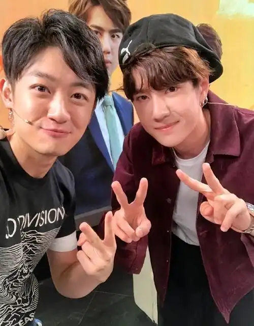 王一博考古日常#wyb#王一博#那些年王一博与别人的合照,也是我们错过