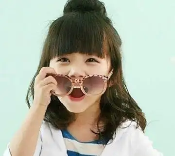 小女孩可爱蘑菇头扎发发型