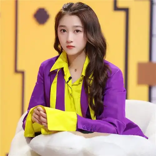 三个少年年关晓彤同款紫色西装外套黄色飘带时尚套装