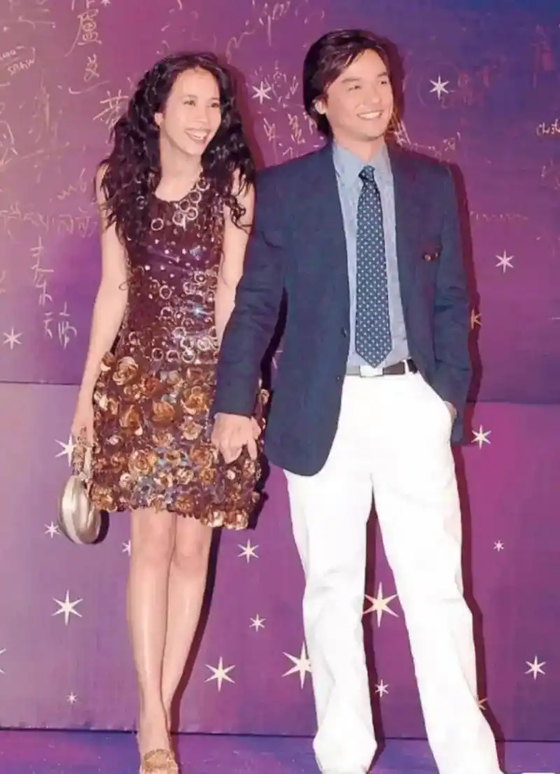 1999年莫文蔚到台湾省去发展,冯德伦也凭借电影特警新人类,颜值刷屏