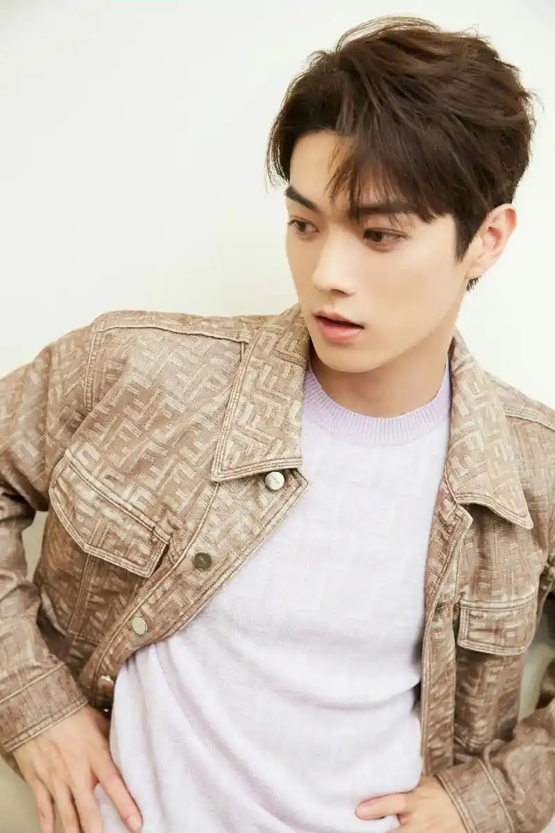 许凯.#颜值爆表 #少年感 #壁纸分享 - 抖音