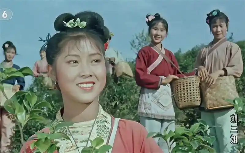 正如前文所述,在1960年前后,多种形式的《刘三姐》开始在神州大地上