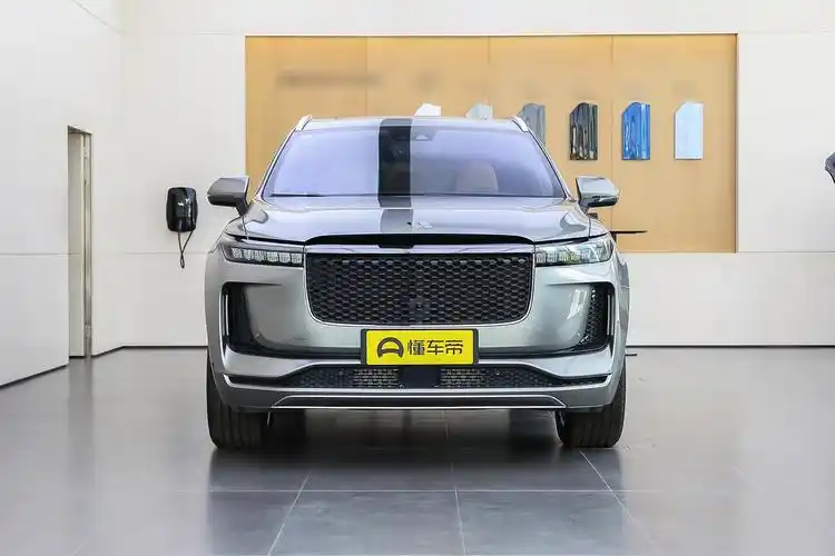 理想one壁纸_理想one_理想one外观图片_38/656张图片_理想one银色