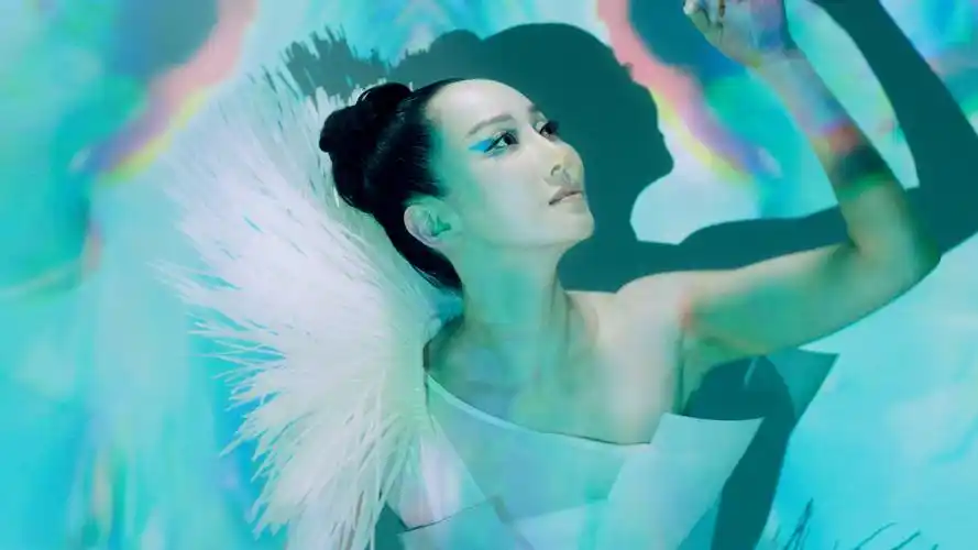 萨顶顶梦燕春回swallowsmv化身春天女神