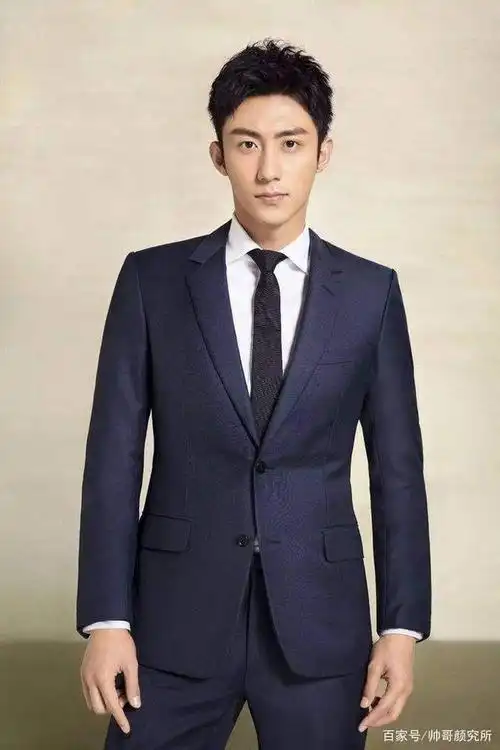 西装是检验男明星身材标准!娱乐圈"长腿精"男星是谁?