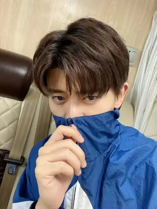 任嘉伦12月第一张自拍##你好12月