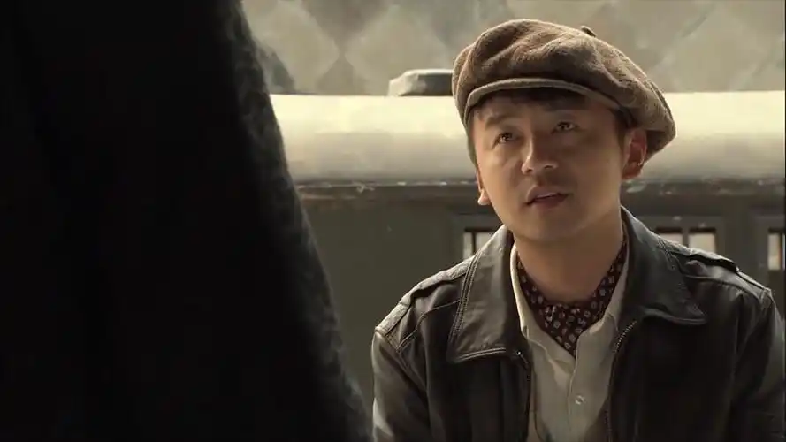 飞哥大英雄梁飞被八爷管家为难要钱他就劫了日本鬼子的运钞车