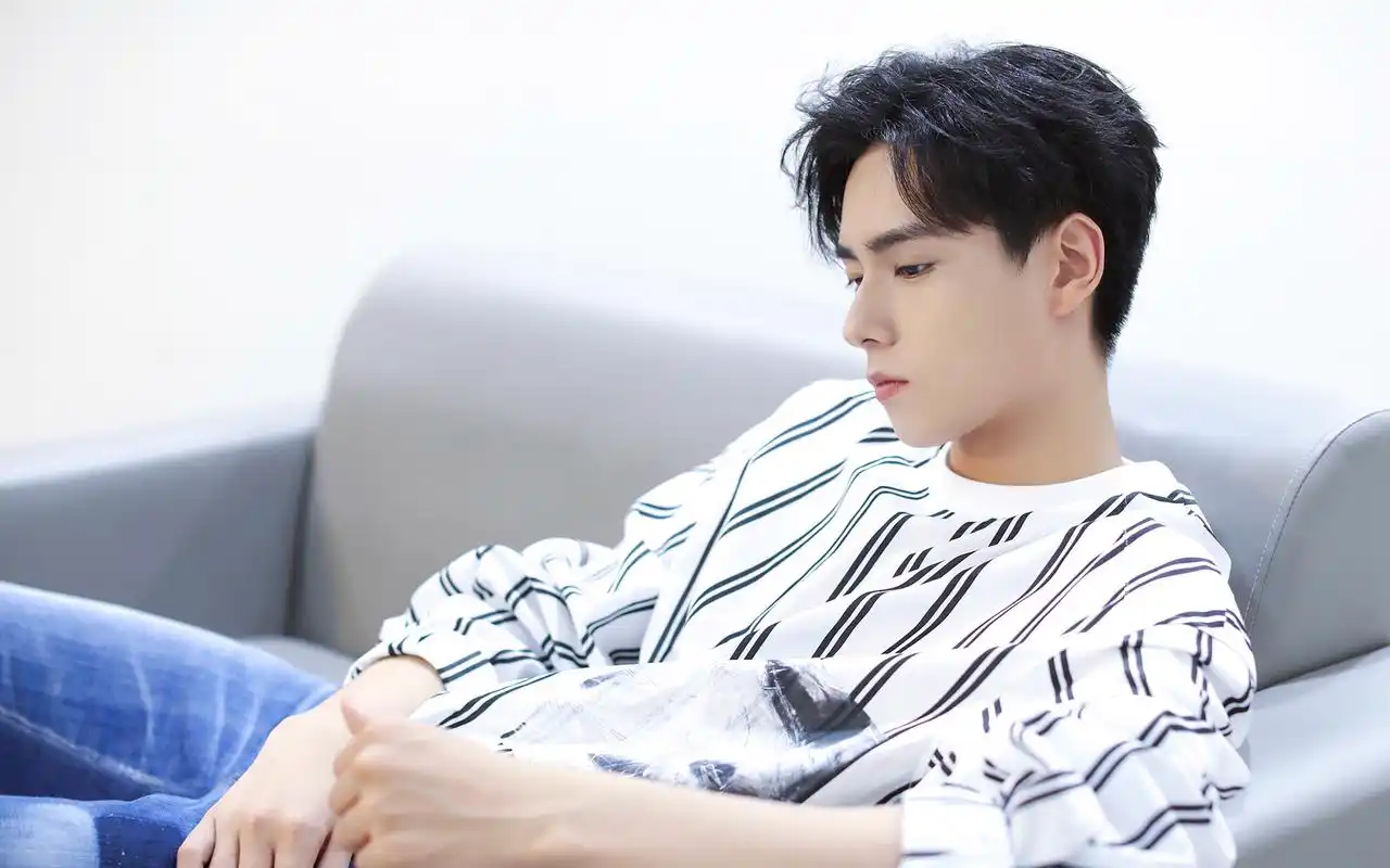 胡一天高清图片桌面壁纸