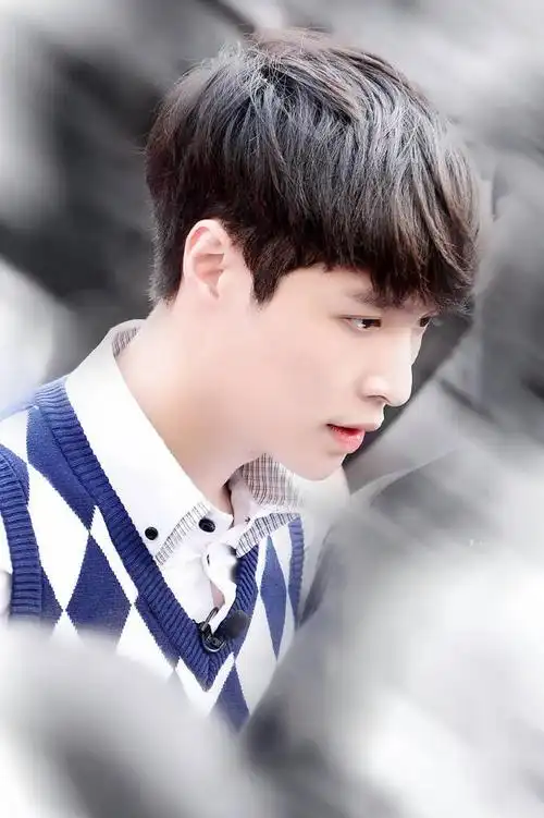 张艺兴帅气迷人写真合集图片