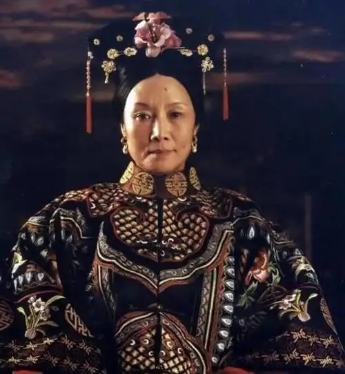 吕中:曾与小学初恋相爱53年,47岁出道,84岁活出优雅人生