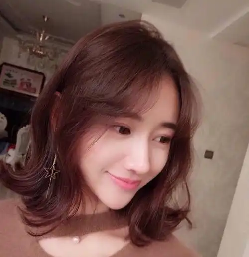 微胖怎样选发型,对症下药才显瘦 适合胖脸女生的烫发发型推荐