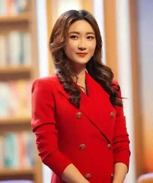 广东电视台珠江台一直以来都有一批备受观众喜爱的主播,其中包括了