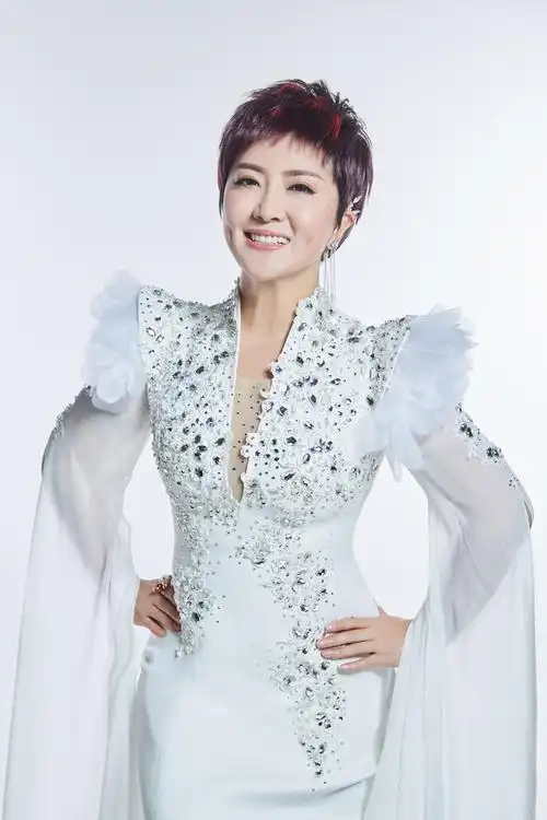 歌手格格写真大赏 气质惊艳美丽动人