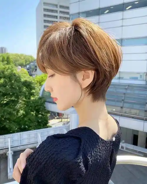 夏天拒绝留长发,15款最火短发送给大家,不论直卷都很美_发型_刘海