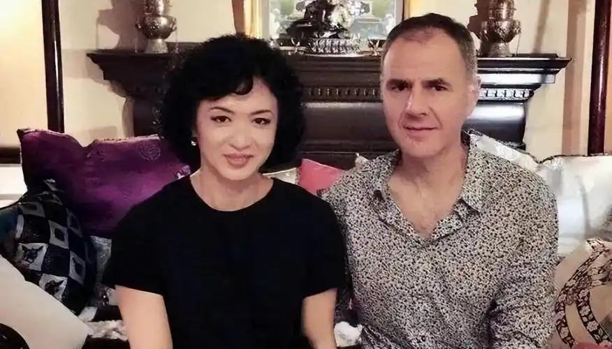 回顾金星:和妻子结婚10年,离婚时是女儿身,再婚后被丈夫宠成宝