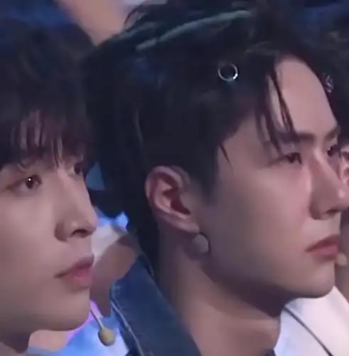 王一博被评同框杀手,蔡徐坤被衬托得沉鱼落雁,他却成天仙下凡