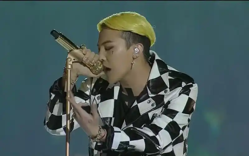 前方名场面!13年 mama权志龙表演舞台!_哔哩哔哩_bilibili