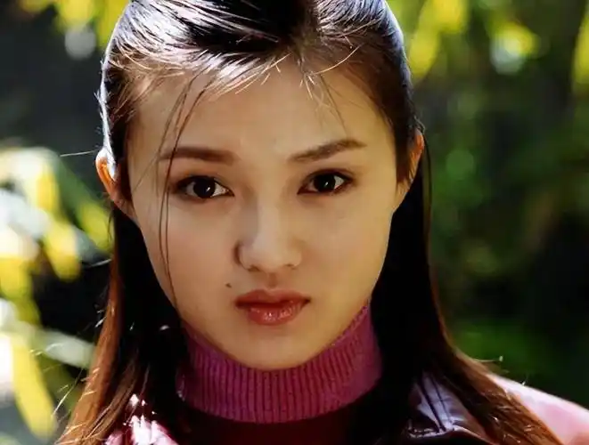 她长得漂亮戏也好,为人低调不争不抢,追求简单生活_傅晶_性格_表演