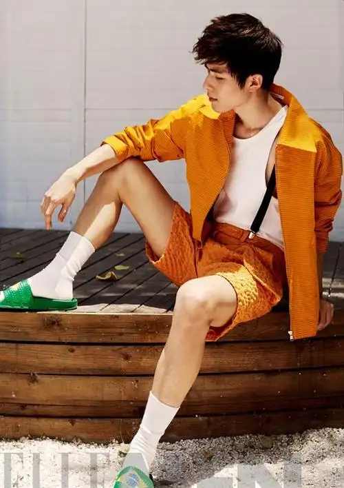 陈学冬时尚写真 潮流穿搭显潮男功力