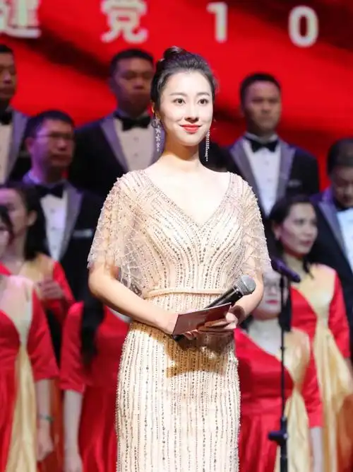 主持人服装分享