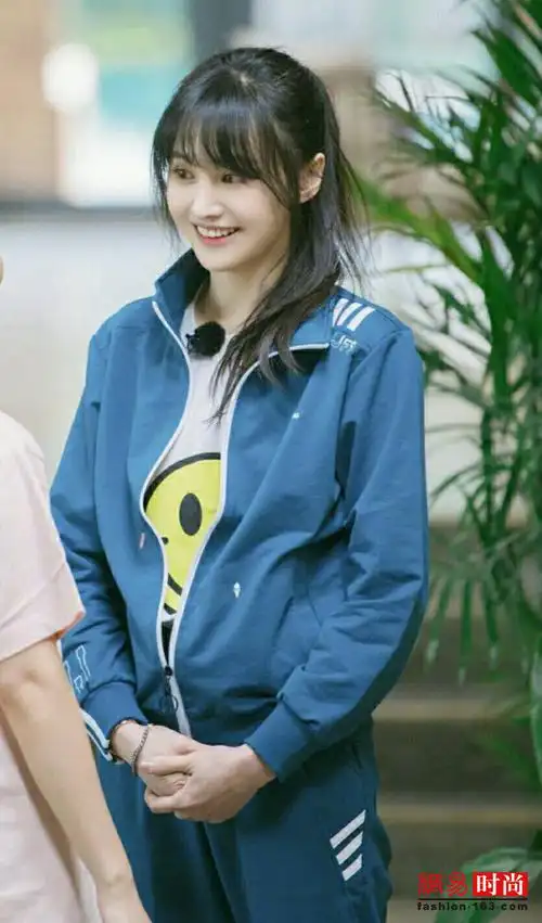 郑爽回归楚雨荨30岁也有校园气