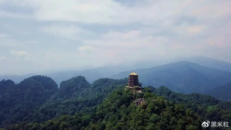 成都青城天下幽悠然见山尊