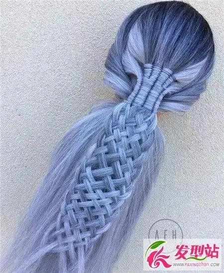 蓝灰色长直发发型精致灰蓝色调编发